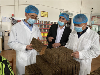 新疆市場監(jiān)管局赴和田地區(qū)開展食品安全檢查，筑牢食品經(jīng)營貿(mào)易安全防線