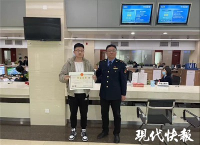 鹽城東臺首創(chuàng)“一照多址+一照通行”新模式，為食品經(jīng)營貿(mào)易注入新活力